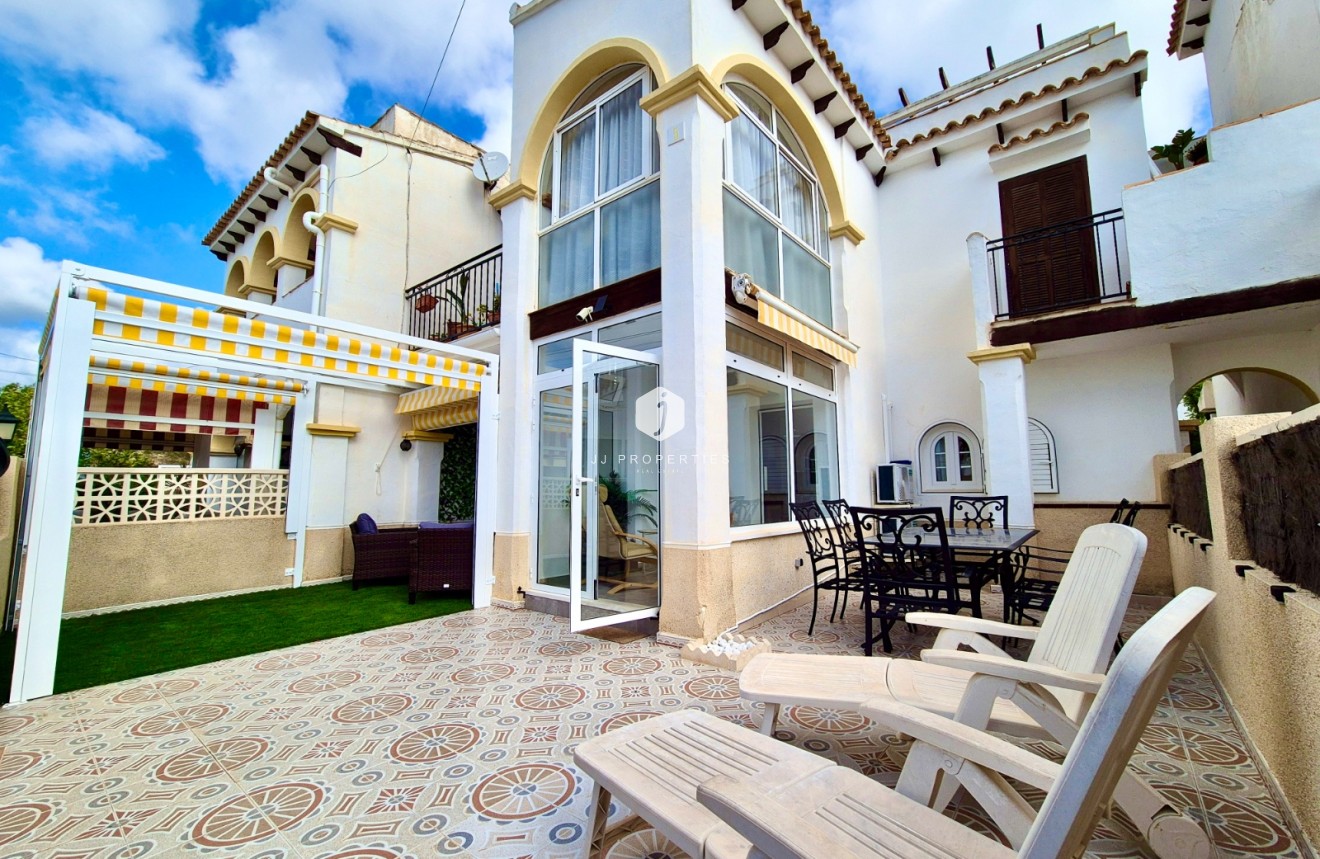 Tweedehands - Appartement / flat -
San Miguel de Salinas - Inland