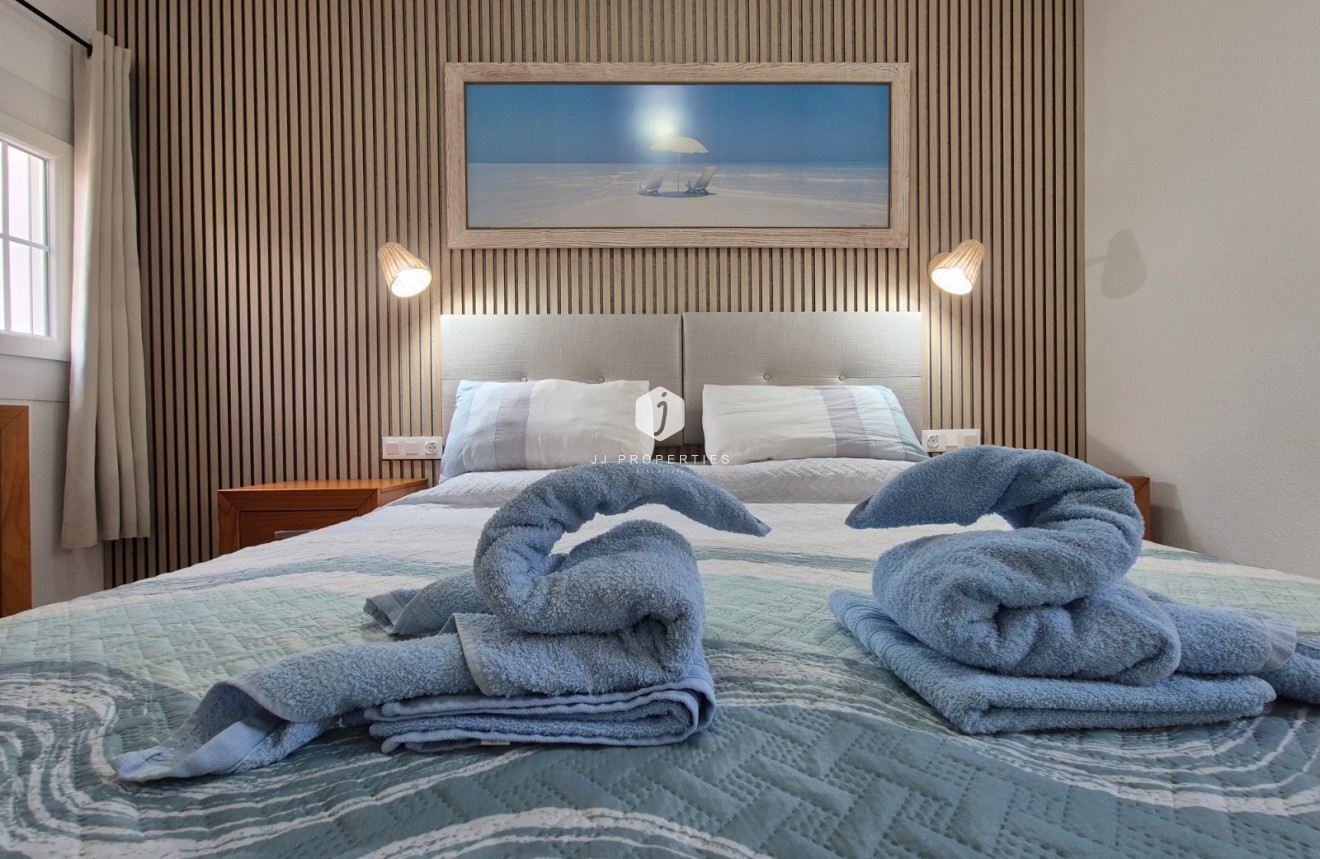 Tweedehands - Appartement / flat -
San Miguel de Salinas - Inland