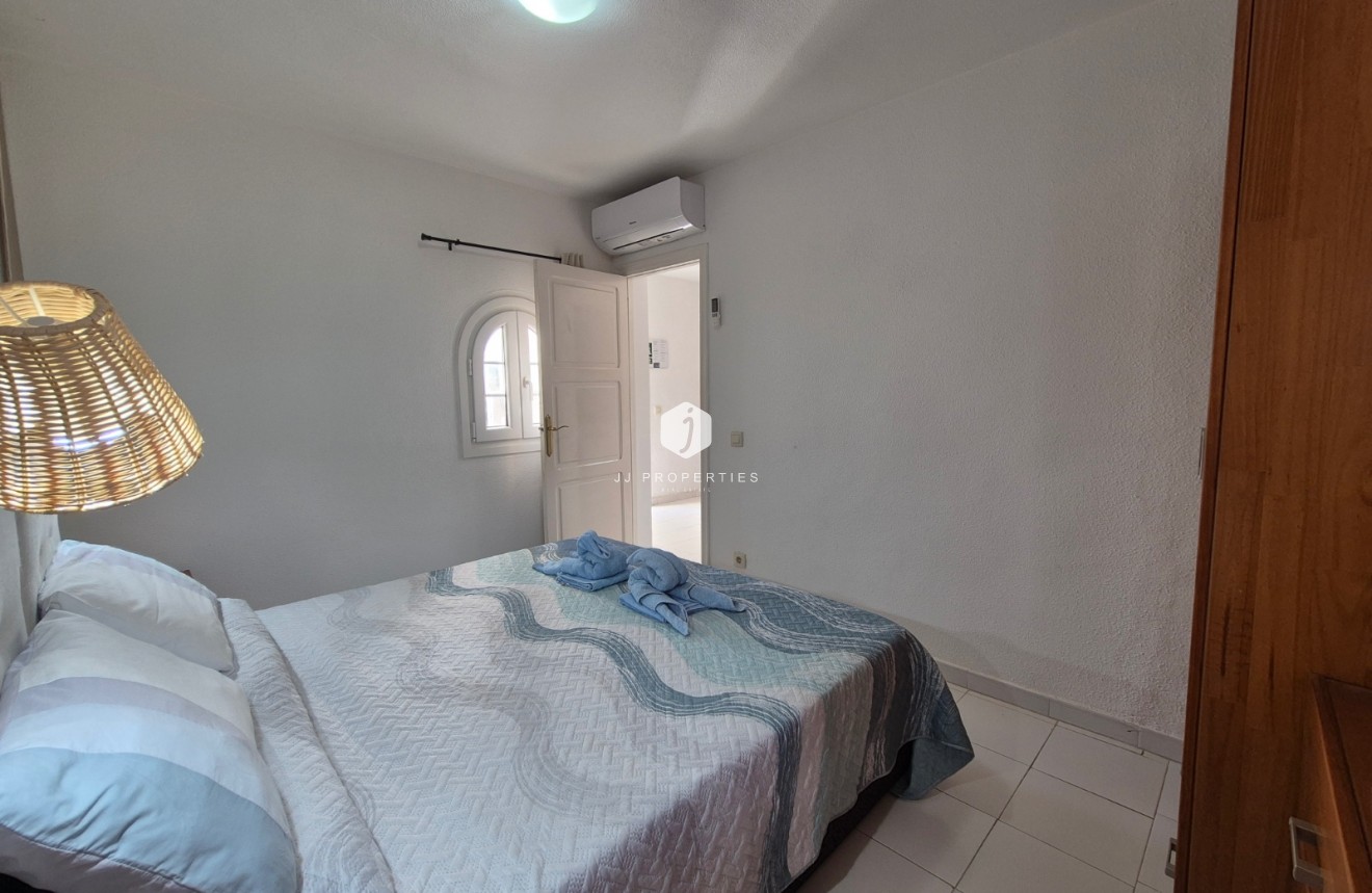 Tweedehands - Appartement / flat -
San Miguel de Salinas - Inland