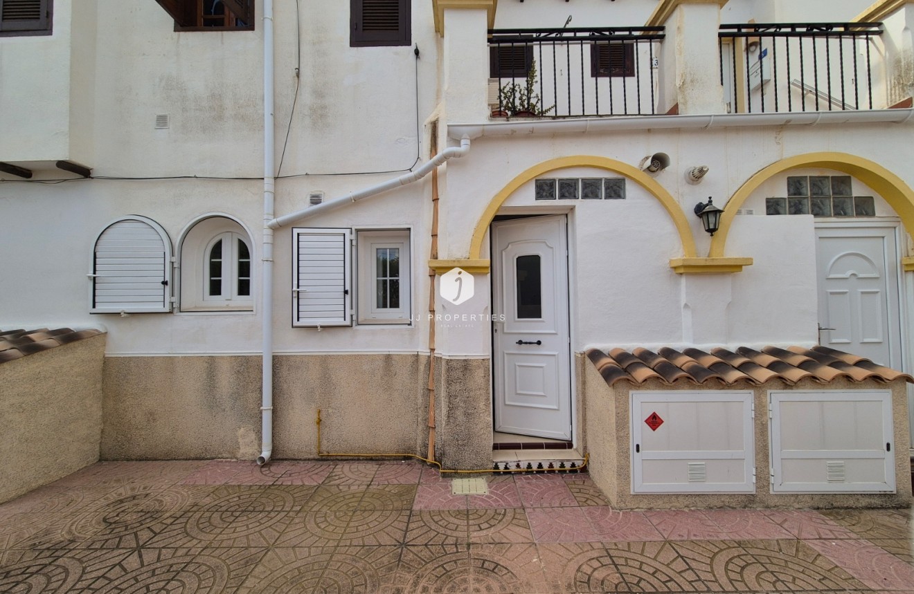 Tweedehands - Appartement / flat -
San Miguel de Salinas - Inland