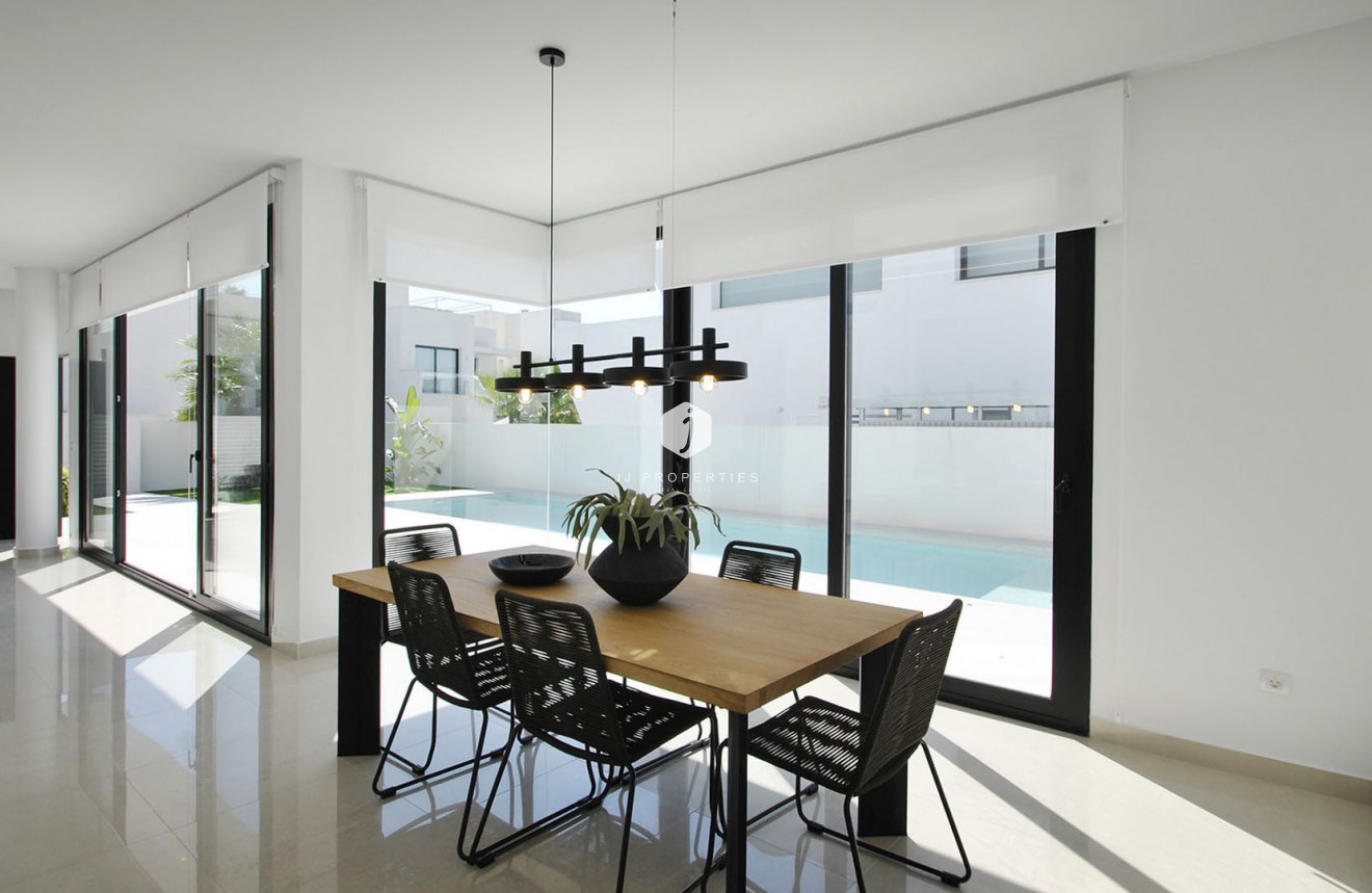 Tweedehands - Villa -
Rojales - Inland