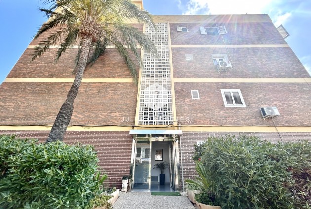 Tweedehands - Appartement / flat -
La Zenia - Costa Blanca