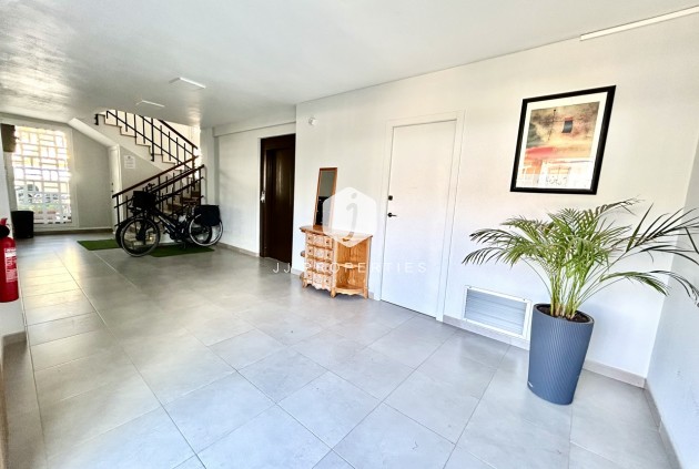 Tweedehands - Appartement / flat -
La Zenia - Costa Blanca