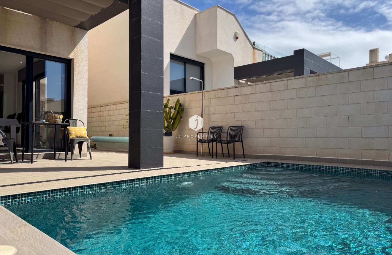 Tweedehands - Villa -
Rojales - Inland