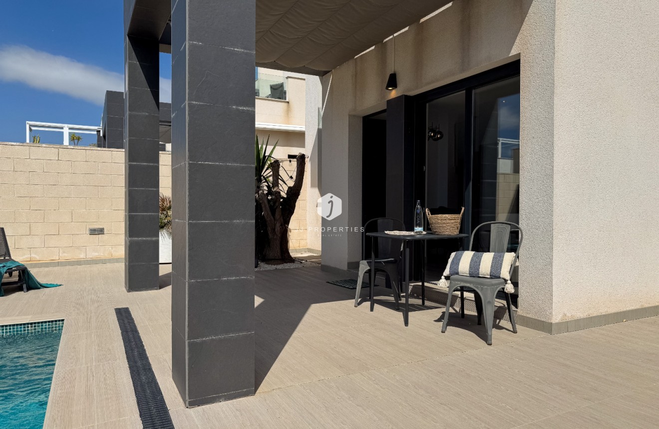 Tweedehands - Villa -
Rojales - Inland