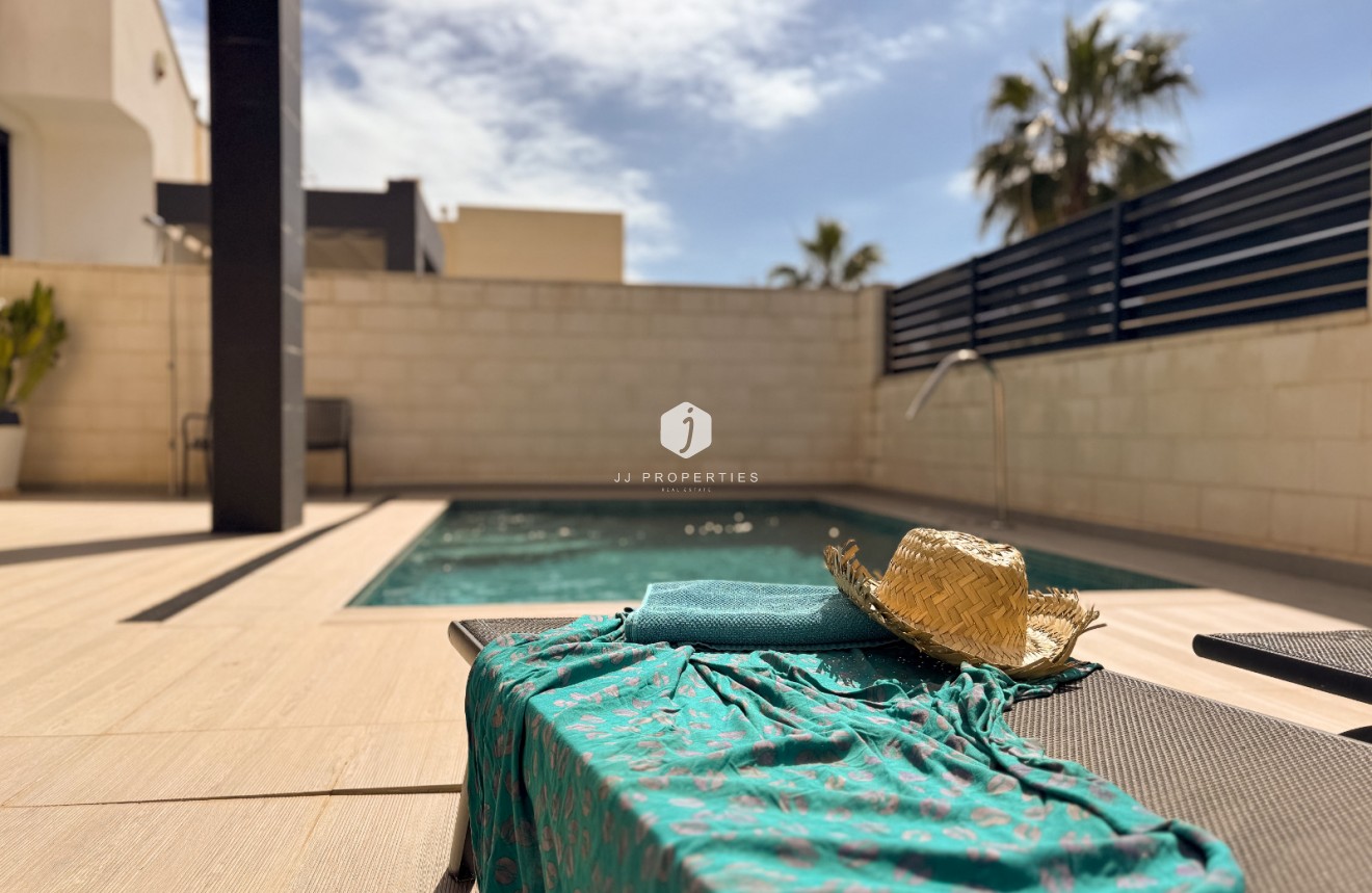 Tweedehands - Villa -
Rojales - Inland