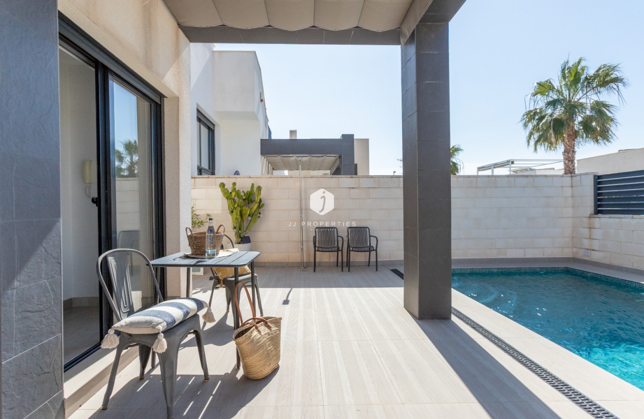 Tweedehands - Villa -
Rojales - Inland