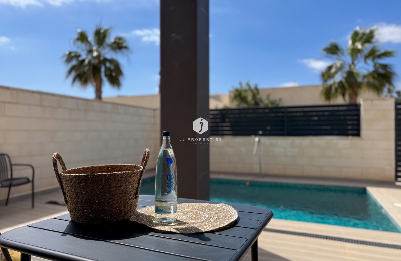 Tweedehands - Villa -
Rojales - Inland