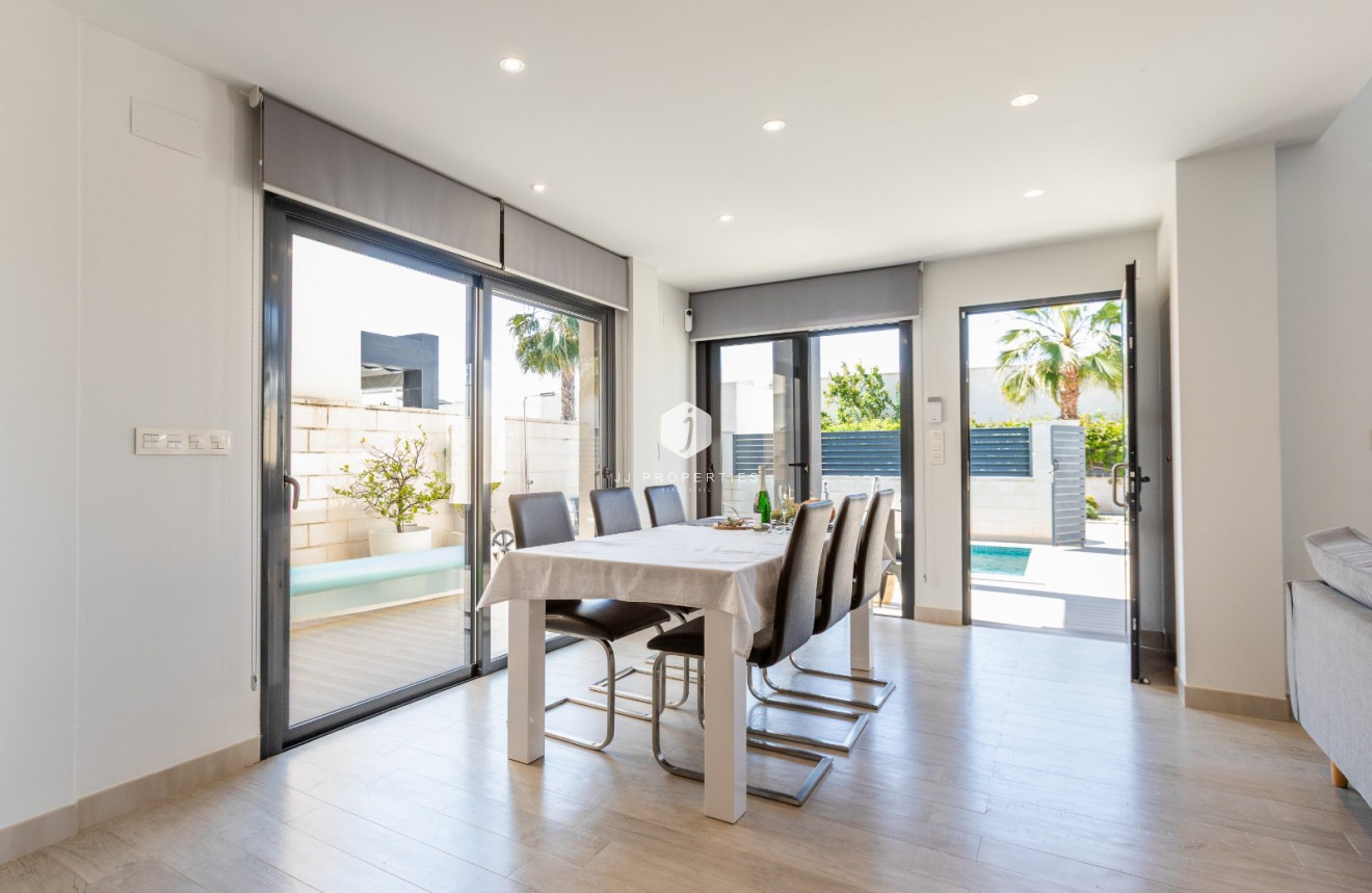 Tweedehands - Villa -
Rojales - Inland