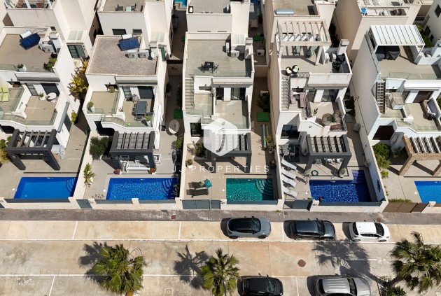 Tweedehands - Villa -
Rojales - Inland