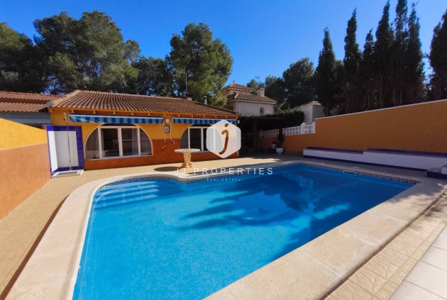 Tweedehands - Villa -
Torrevieja - Los Balcones
