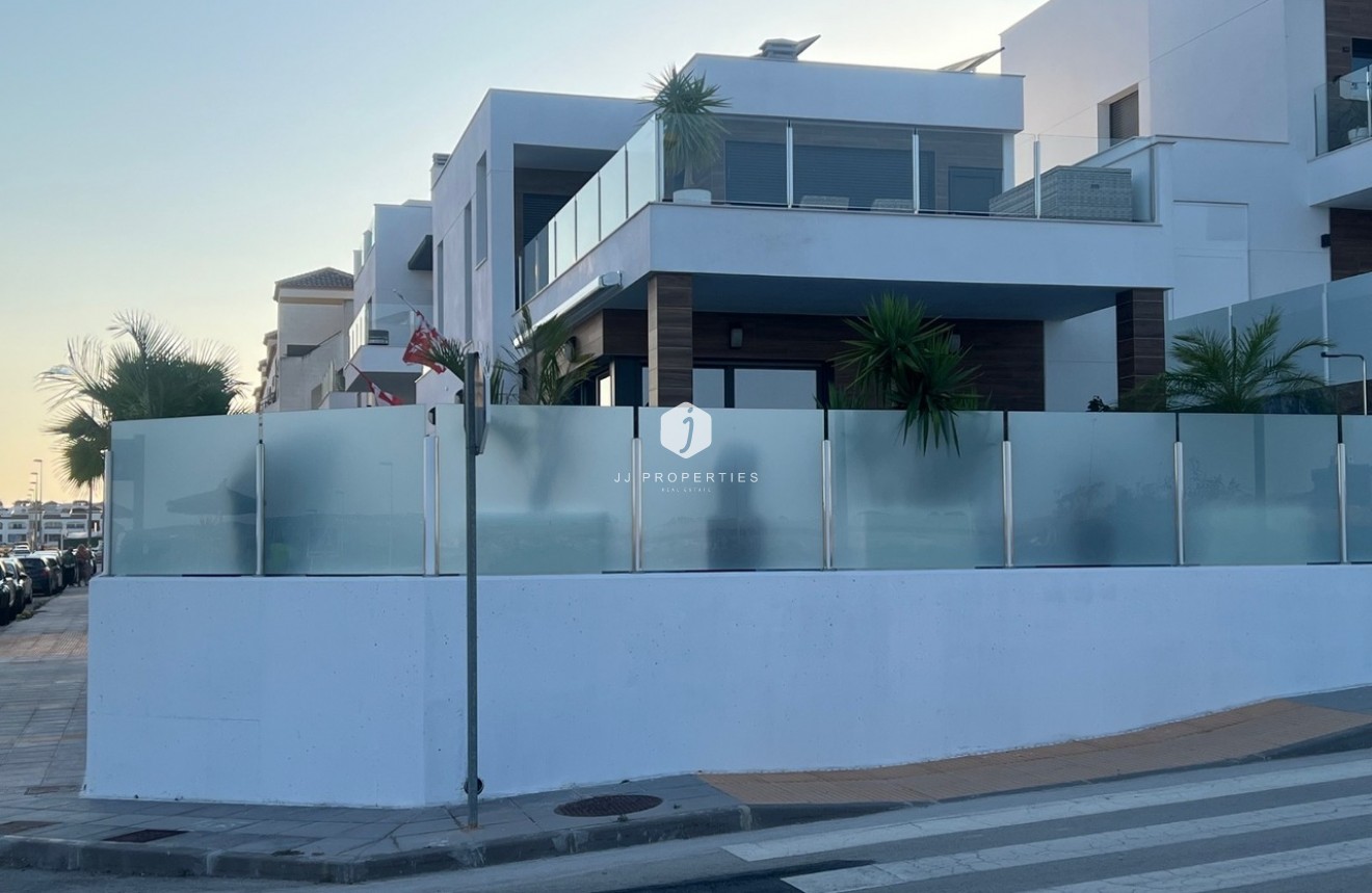 Tweedehands - Villa -
Los Montesinos - Costa Blanca