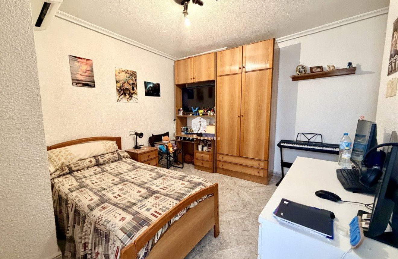 Resale - Apartment / flat -
Torrevieja - Costa Blanca