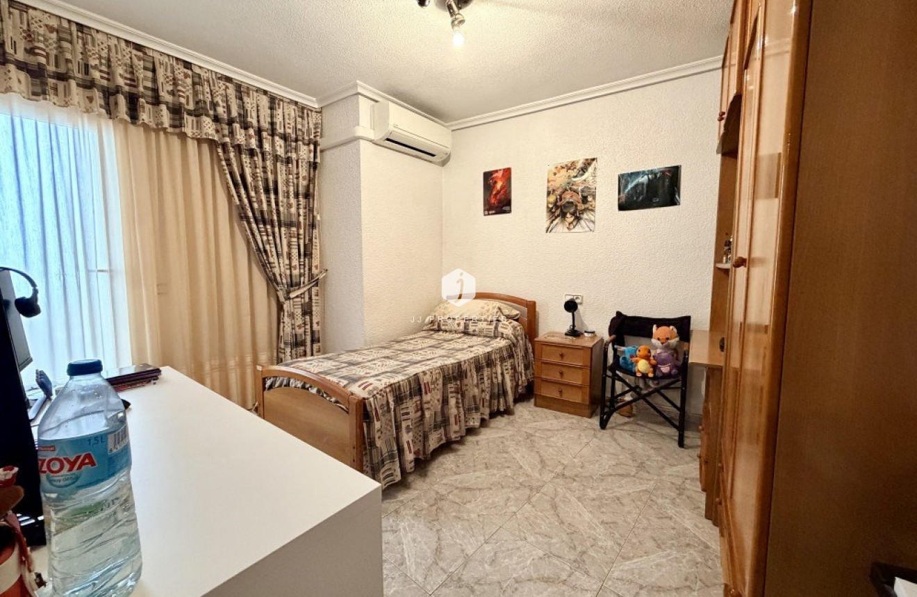 Resale - Apartment / flat -
Torrevieja - Costa Blanca