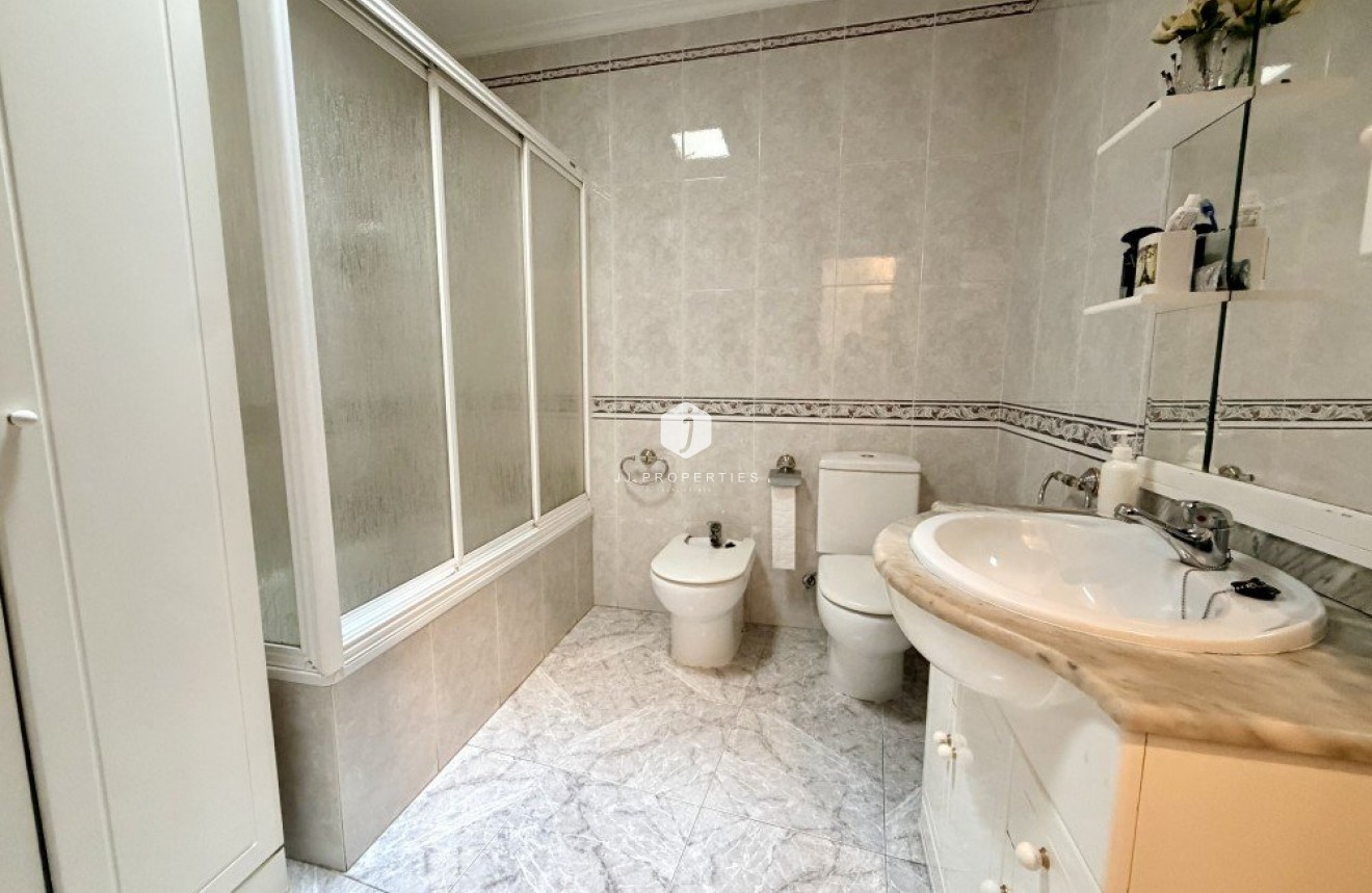 Resale - Apartment / flat -
Torrevieja - Costa Blanca