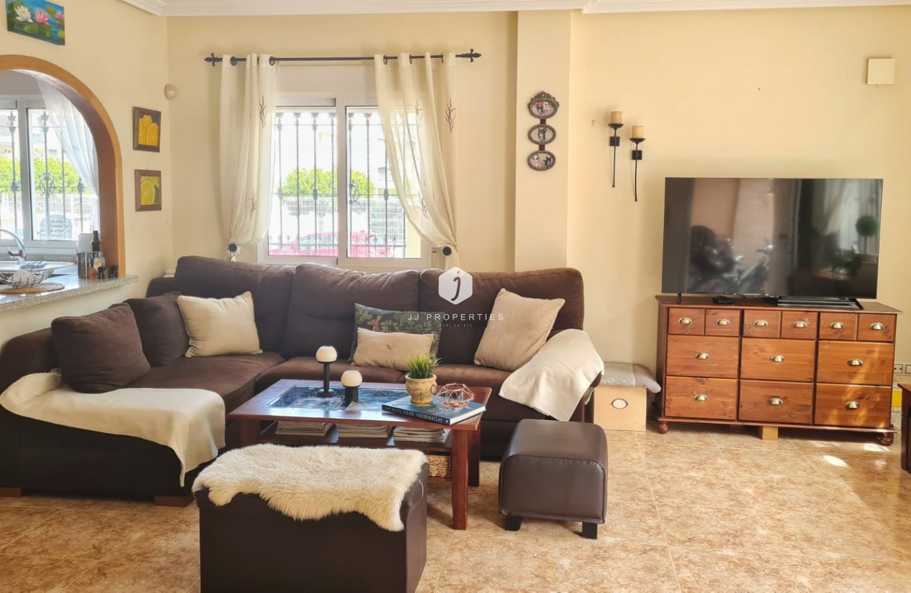 Resale - Villa -
Orihuela Costa - Costa Blanca