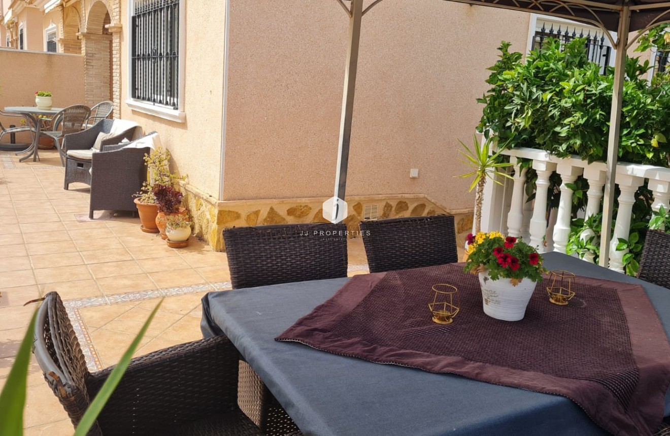 Resale - Villa -
Orihuela Costa - Costa Blanca