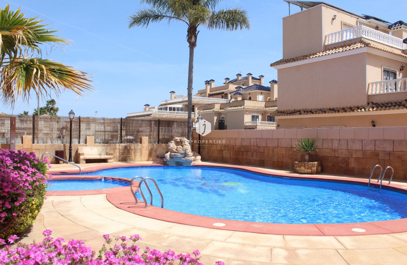 Resale - Villa -
Orihuela Costa - Costa Blanca