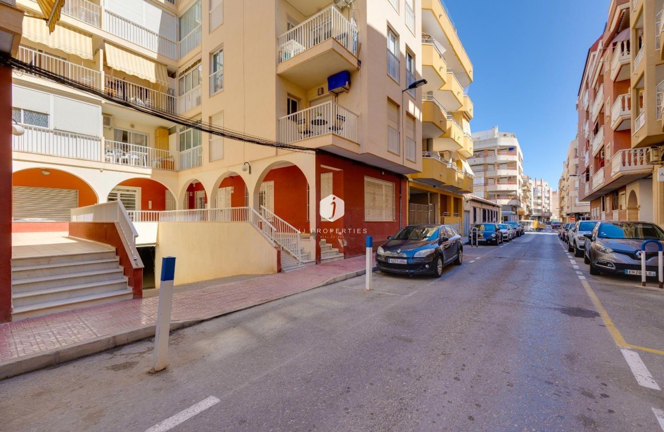 Resale - Apartment / flat -
Torrevieja - Estacion de autobuses