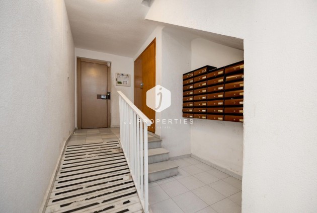 Resale - Apartment / flat -
Torrevieja - Estacion de autobuses
