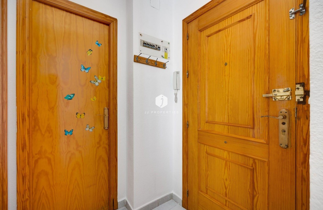 Resale - Apartment / flat -
Torrevieja - Estacion de autobuses