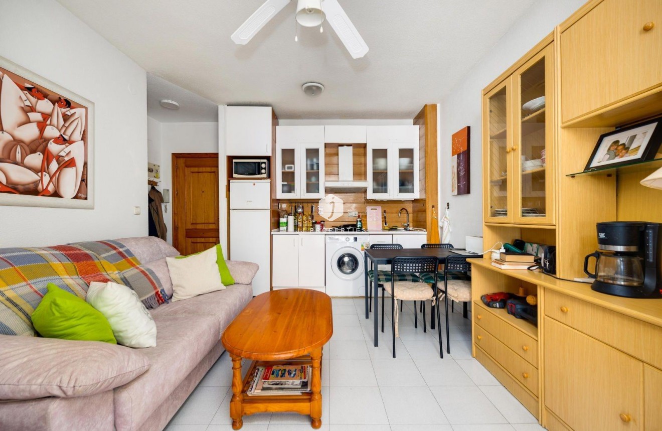 Resale - Apartment / flat -
Torrevieja - Estacion de autobuses