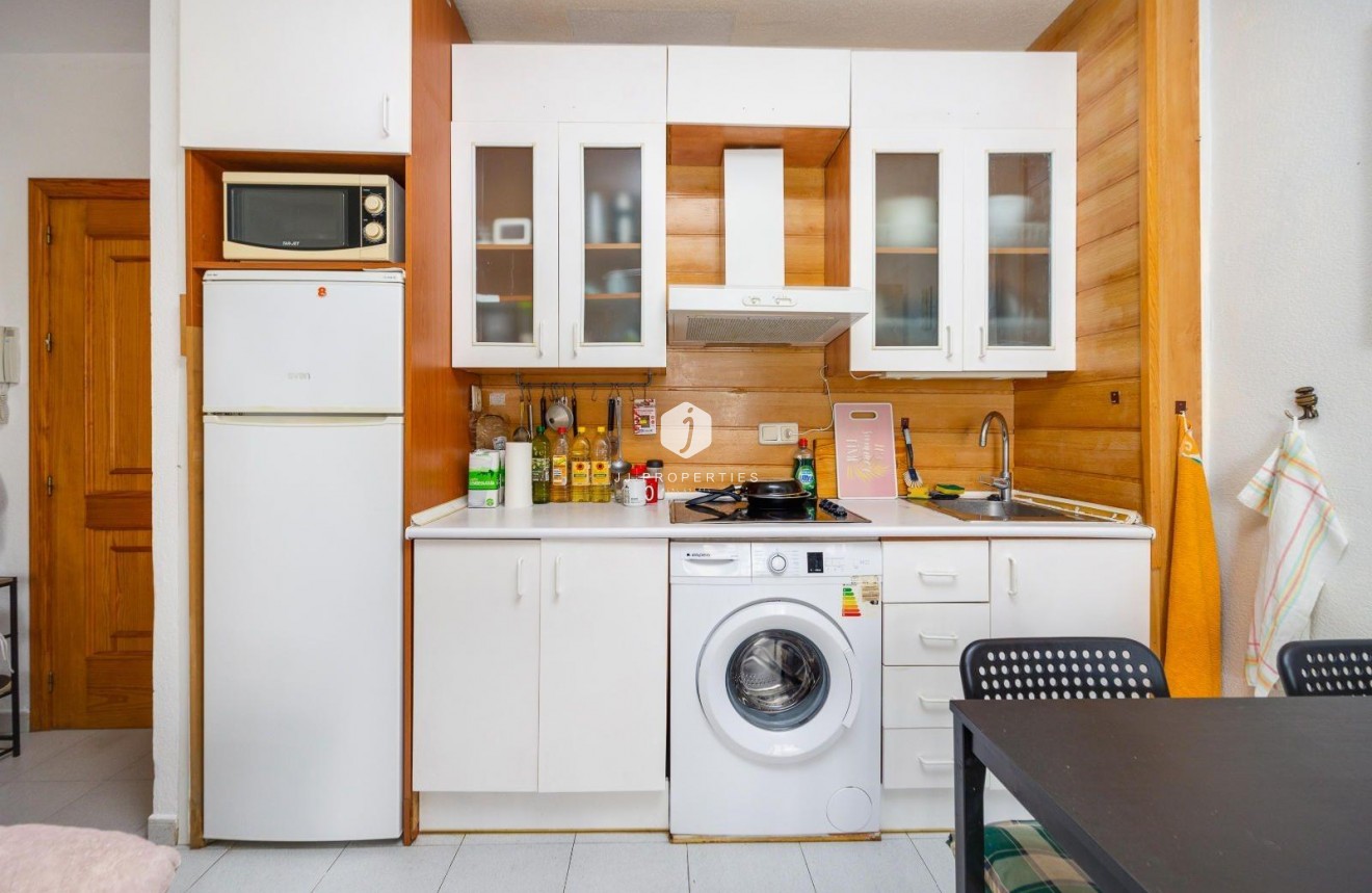 Resale - Apartment / flat -
Torrevieja - Estacion de autobuses