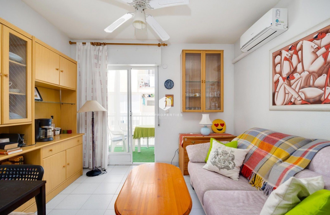 Resale - Apartment / flat -
Torrevieja - Estacion de autobuses
