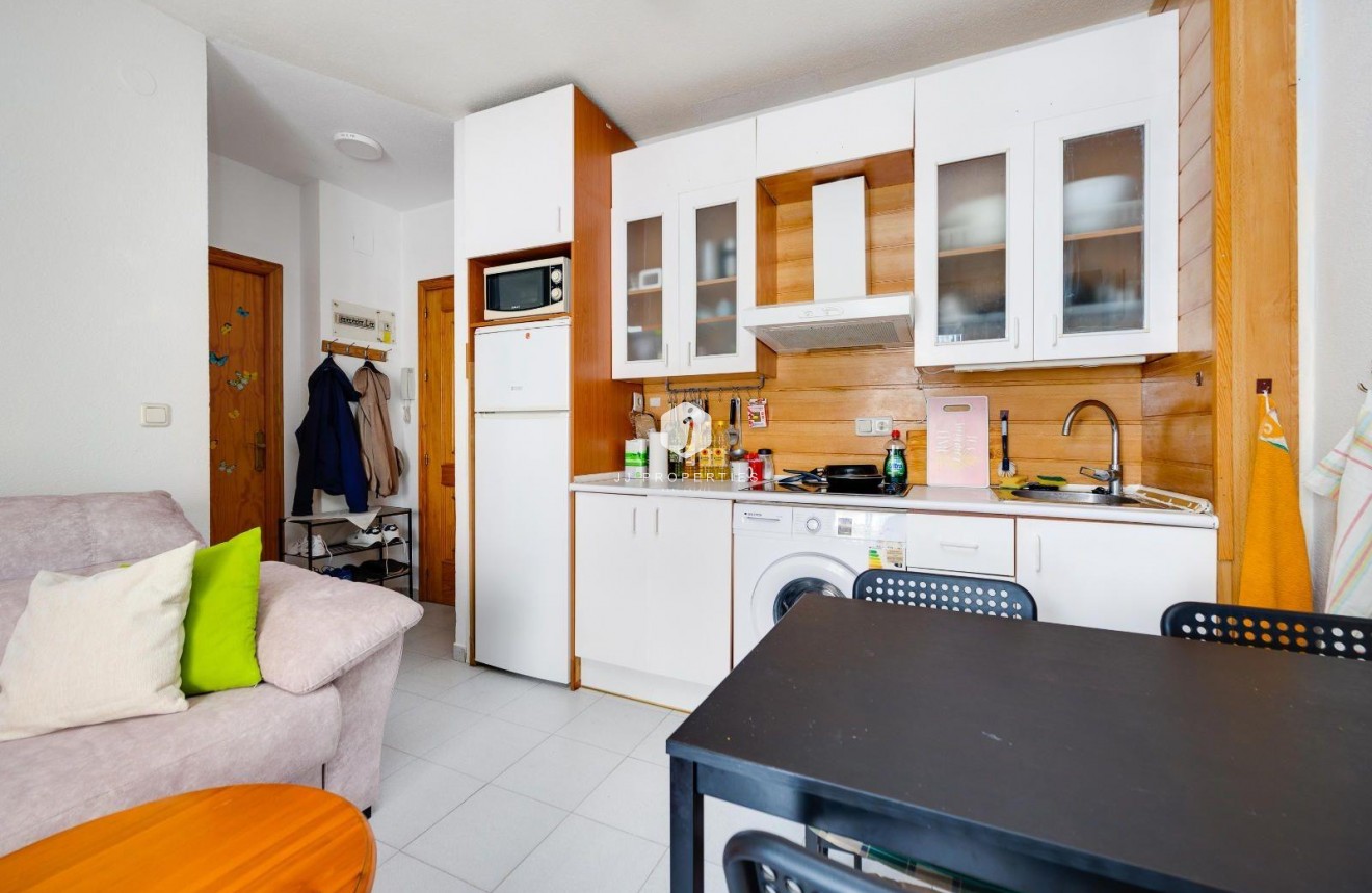 Resale - Apartment / flat -
Torrevieja - Estacion de autobuses