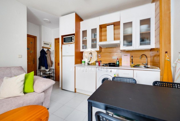 Resale - Apartment / flat -
Torrevieja - Estacion de autobuses