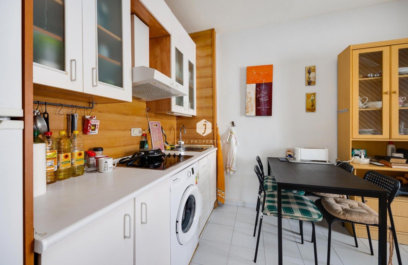 Resale - Apartment / flat -
Torrevieja - Estacion de autobuses