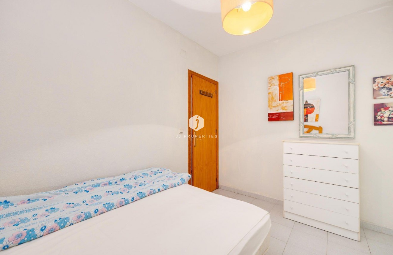 Resale - Apartment / flat -
Torrevieja - Estacion de autobuses
