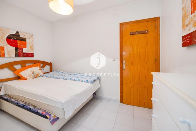 Resale - Apartment / flat -
Torrevieja - Estacion de autobuses