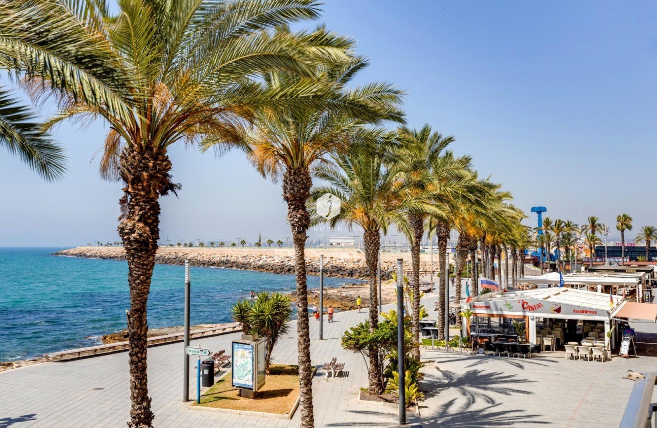 Resale - Apartment / flat -
Torrevieja - Estacion de autobuses