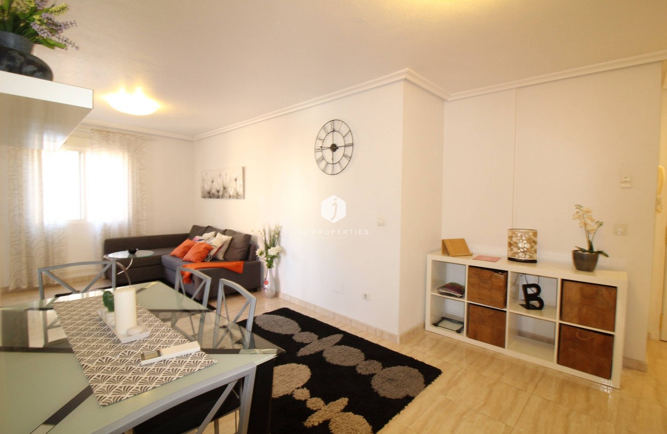 Segunda mano - Apartamento / piso -
Torrevieja - Centro