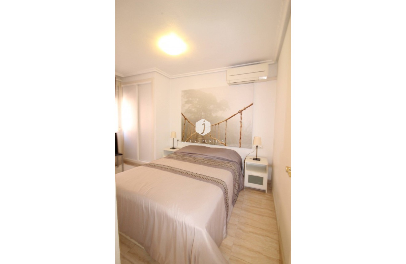 Segunda mano - Apartamento / piso -
Torrevieja - Centro