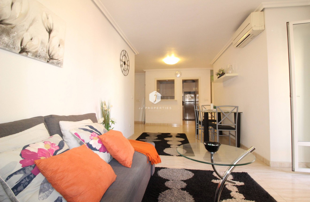 Segunda mano - Apartamento / piso -
Torrevieja - Centro