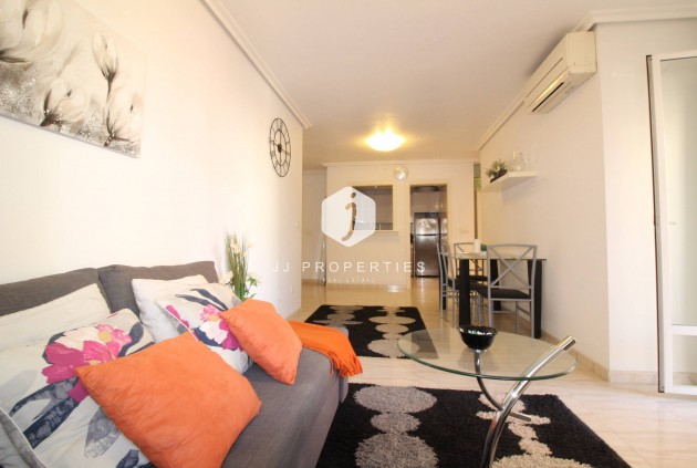 Segunda mano - Apartamento / piso -
Torrevieja - Centro