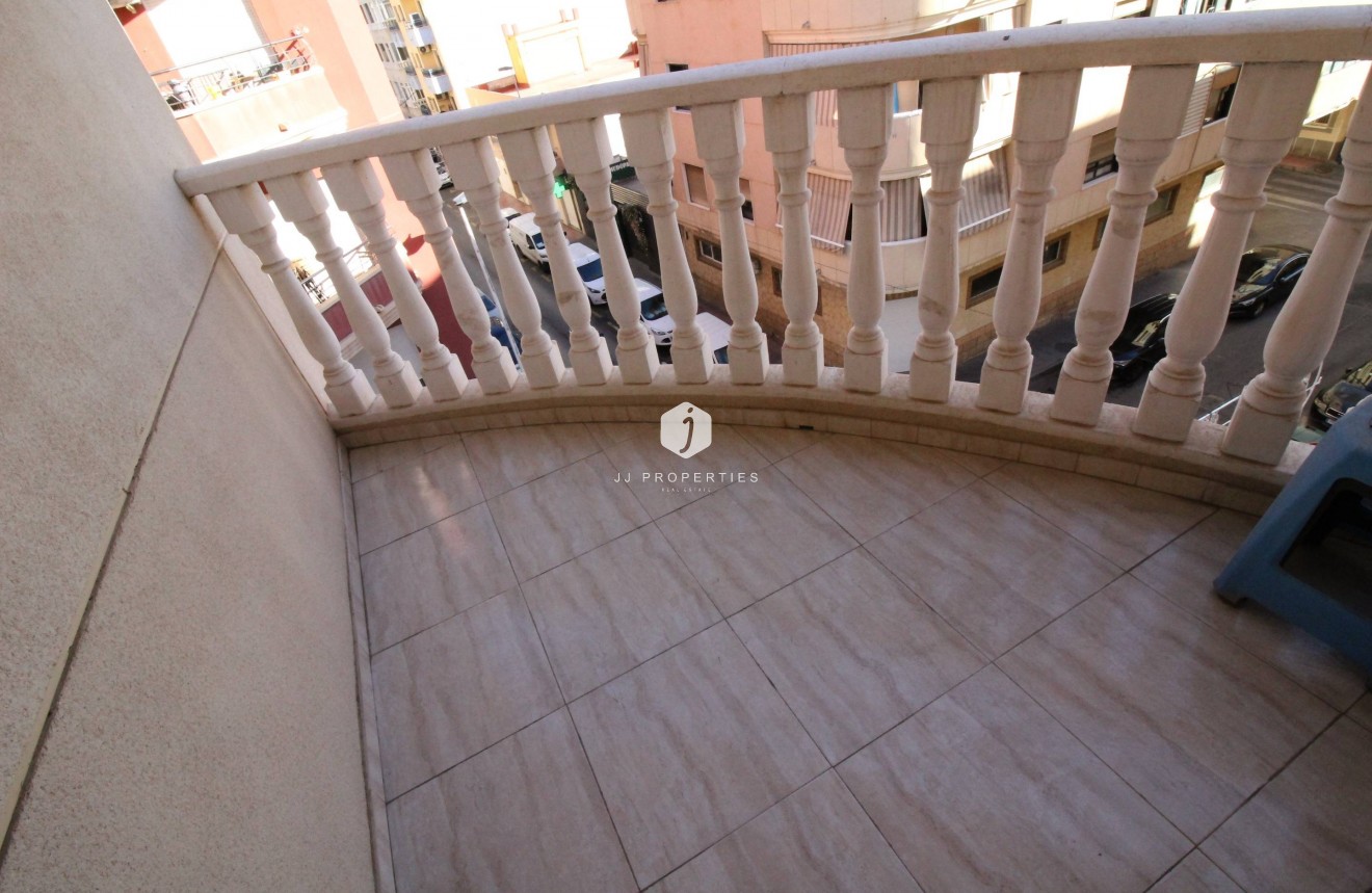 Segunda mano - Apartamento / piso -
Torrevieja - Centro