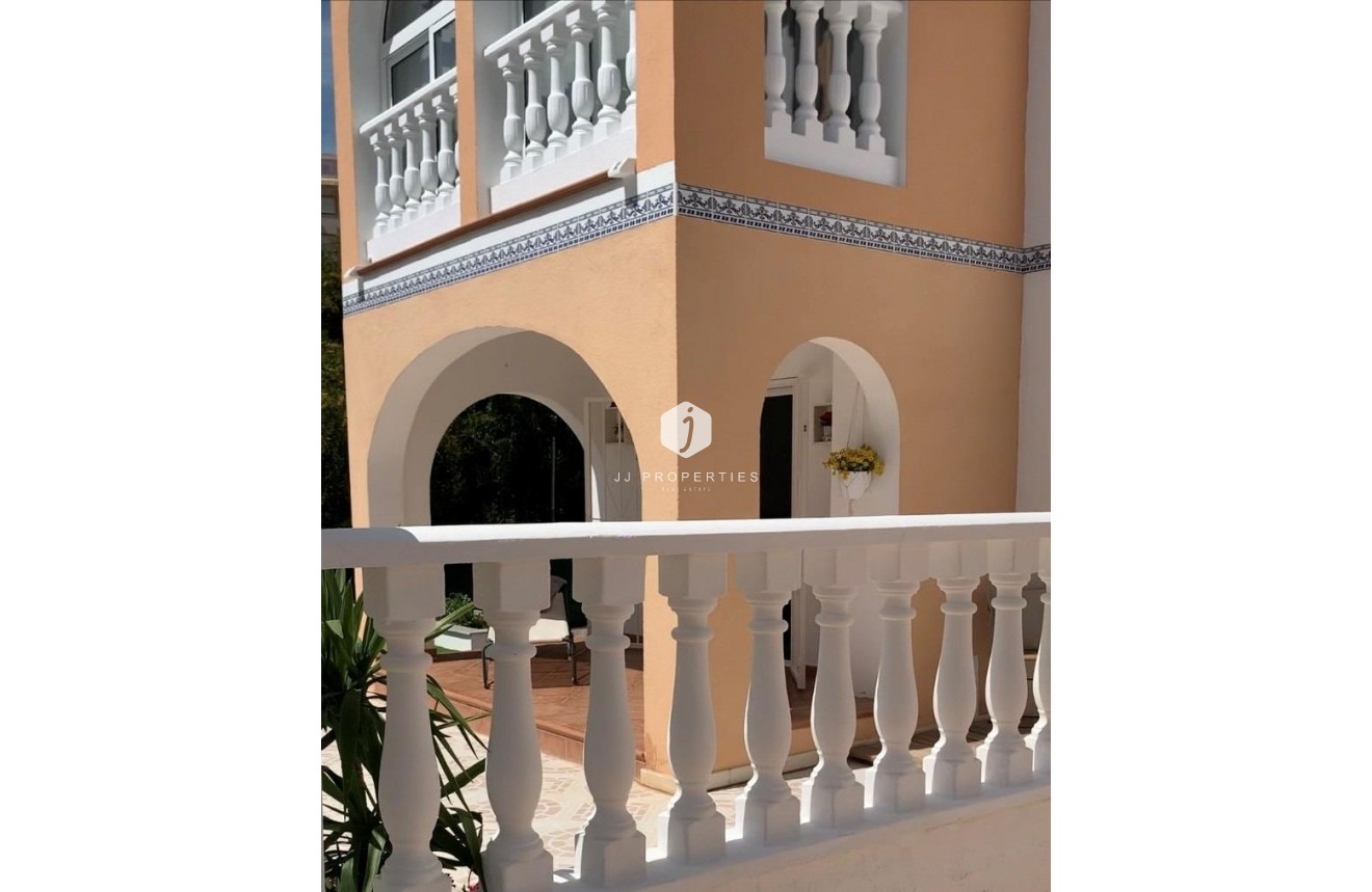 Segunda mano - Apartamento / piso -
Torrevieja - La Mata