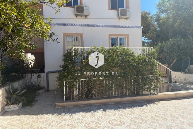 Segunda mano - Apartamento / piso -
Torrevieja - La Mata