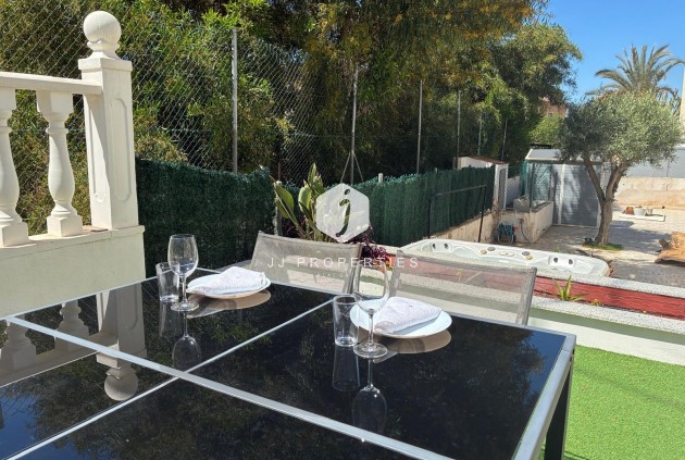 Segunda mano - Apartamento / piso -
Torrevieja - La Mata