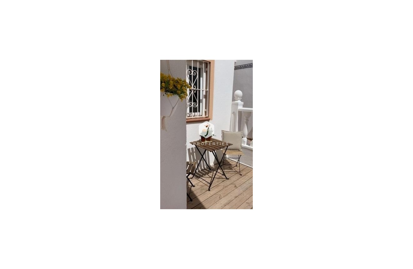 Segunda mano - Apartamento / piso -
Torrevieja - La Mata
