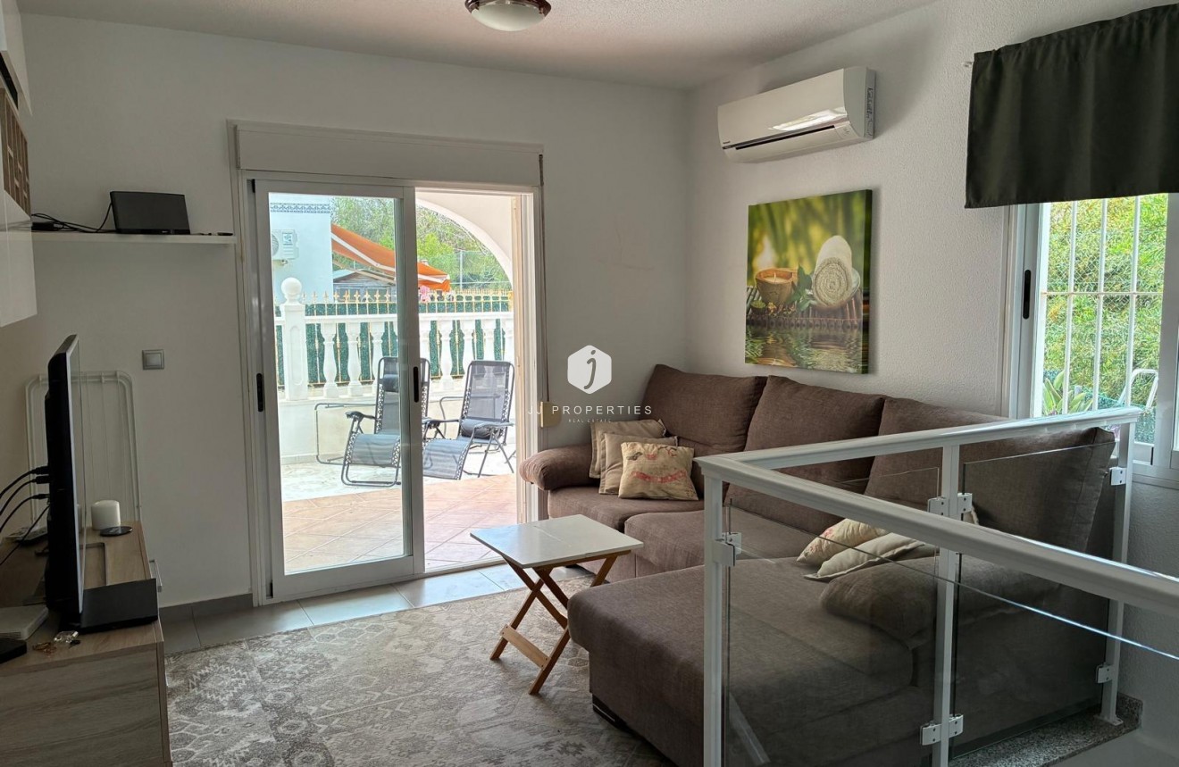 Segunda mano - Apartamento / piso -
Torrevieja - La Mata