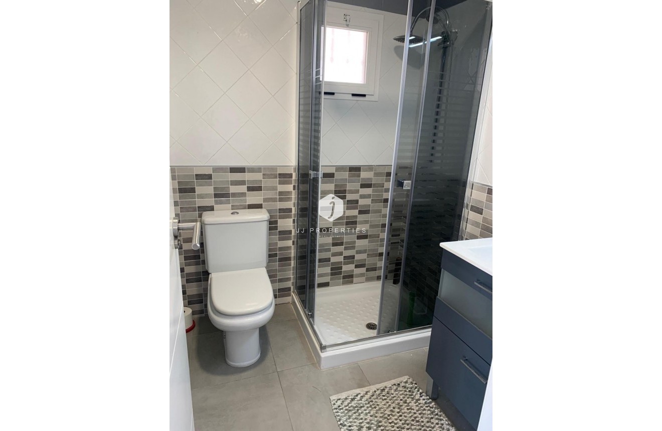 Segunda mano - Apartamento / piso -
Torrevieja - La Mata