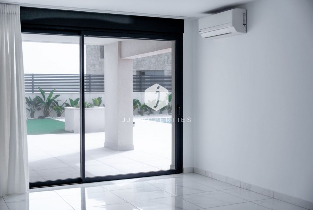 Resale - Villa -
Torrevieja - La Valeta