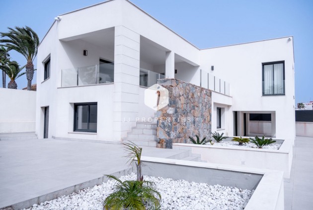 Resale - Villa -
Torrevieja - La Valeta