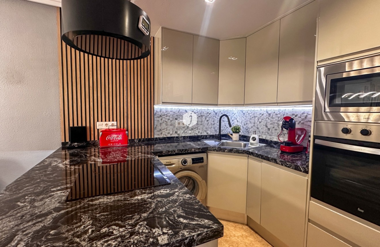 Tweedehands - Appartement / flat -
Torrevieja - Costa Blanca