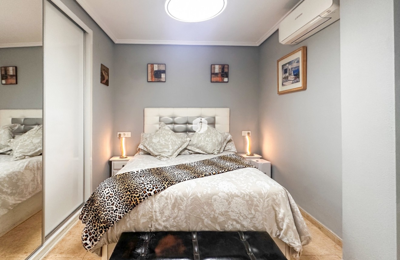 Tweedehands - Appartement / flat -
Torrevieja - Costa Blanca