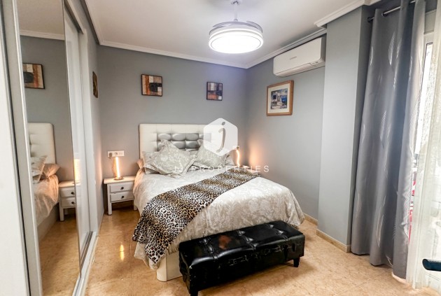 Tweedehands - Appartement / flat -
Torrevieja - Costa Blanca